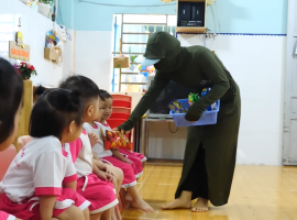 Tiết Học Kỹ Năng: Không Đi Theo Hoặc Nhận Quà Của Người Lạ_Sen Búp 2